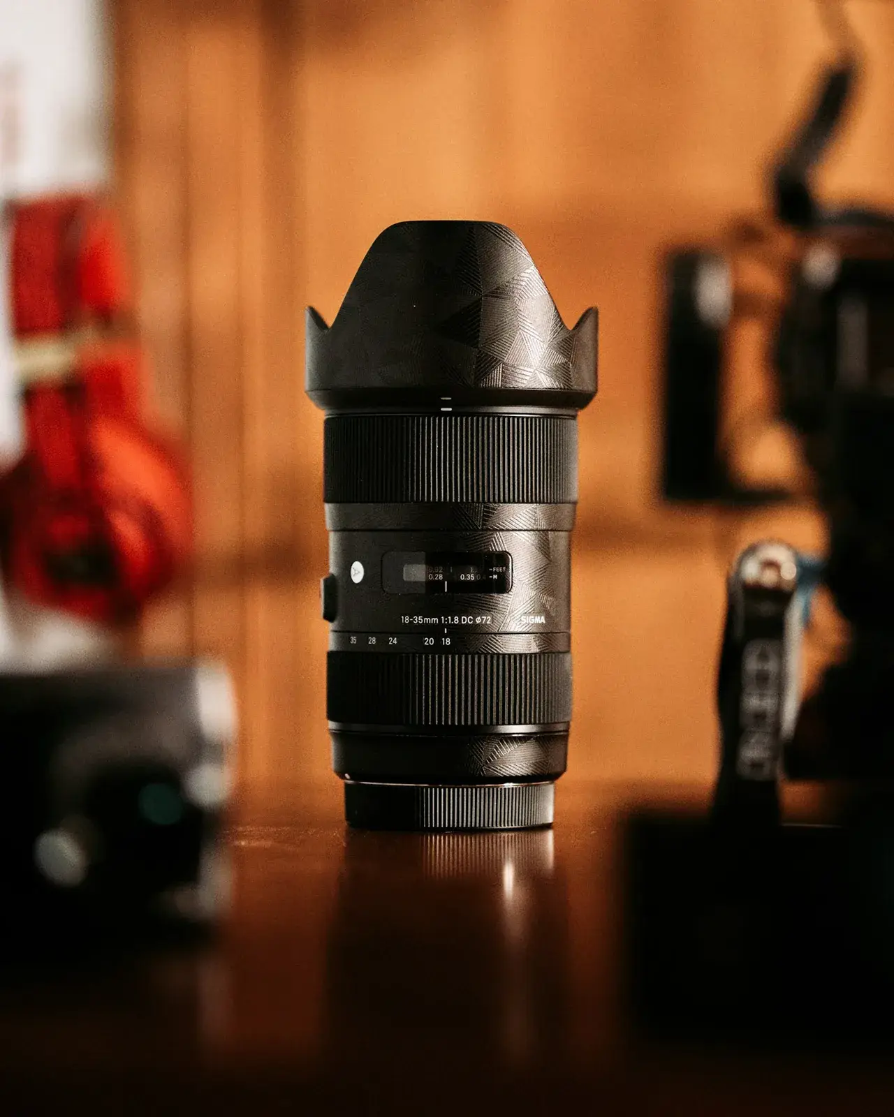 Sigma zoom lens
